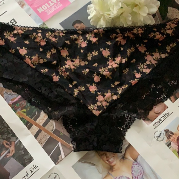 Victoria Secret panty - Picture 7 of 10